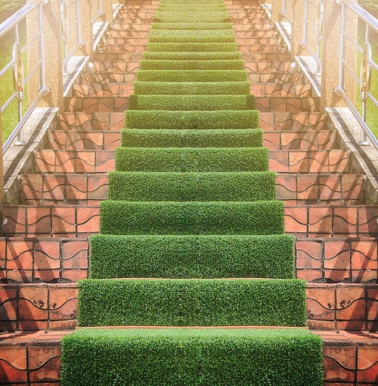 artificial-grass-with-stone-stairway_3248-104